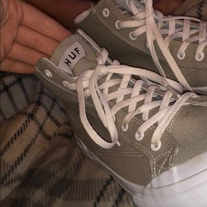 HUF grey hightop TX skateboarding shoes.